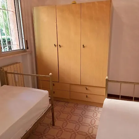 Διαμέρισμα Attractive With Private Garden Ραβένα