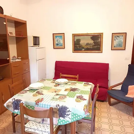 Attractive With Private Garden *